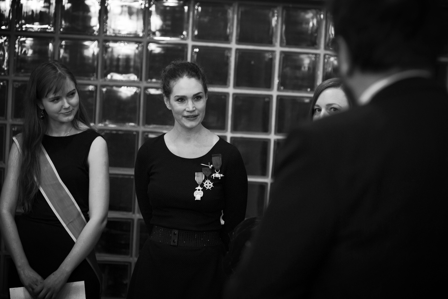 Kristin F. Wolmer trer fortjent endeling videre i ridderskapet og utnevnes til kommandør av Den Hviide Knap